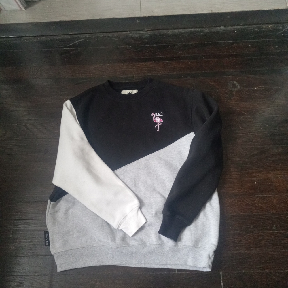 Novus Mens Shirt Black And Grey White Color Size Medium Logo Cozy Comfort Casual